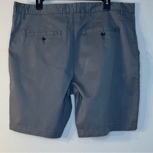 Goodfellow & Co Men's Charcoal Flat Front Shorts - Picture 2 of 4
